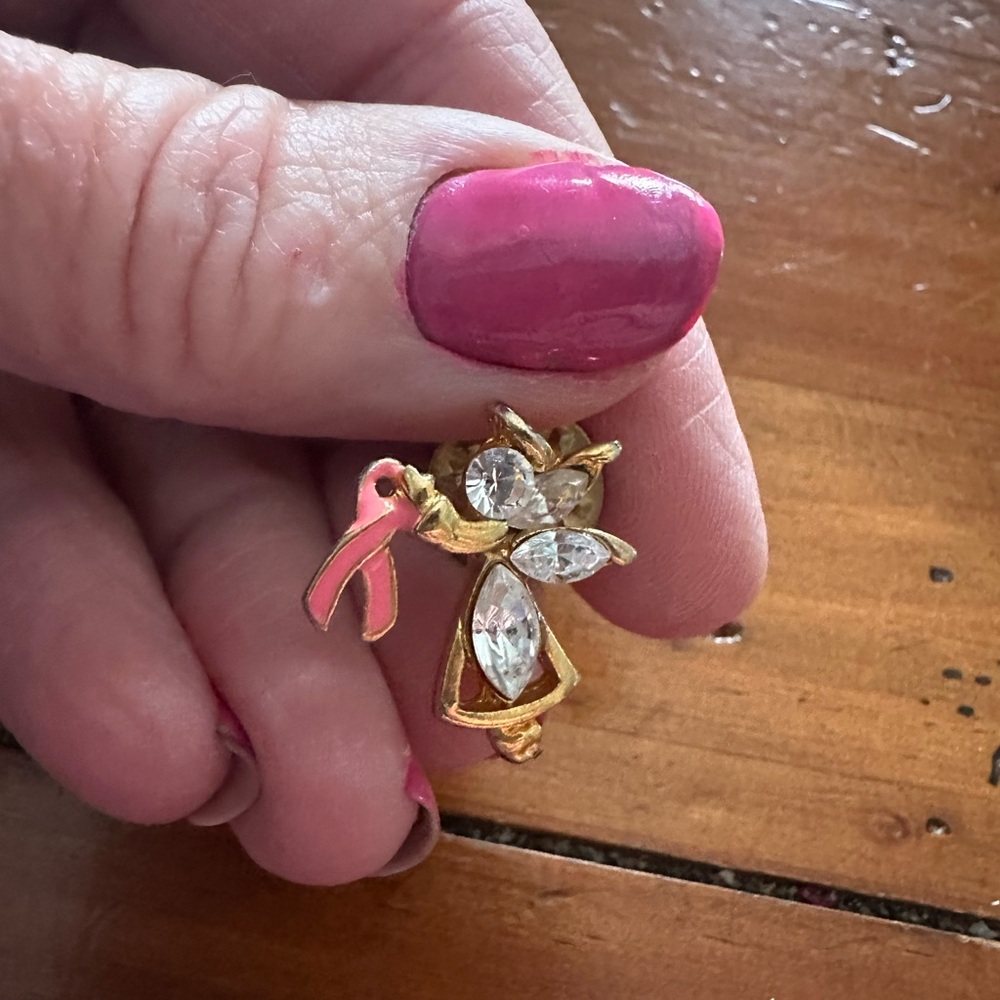 GRANDMAS JEWELRY. ANGEL. BREAST CANCER PIN. MARQUEE. MUST BE BUNDLED